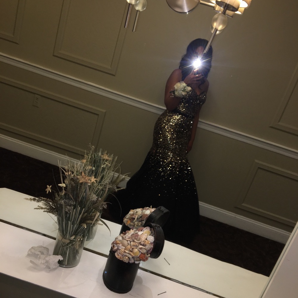 Meet your Posher, Mya